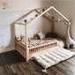 Masivní postel Housebed se zábranou (kulaté příčky) - reálné foto