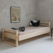 Jednolůžková postel Modern Max z masivu borovice - 90 x 180 cm / přírodní