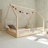 Pioli Duo 200 × 140 cm – domečková postel přírodní borovice, nožičky 1 cm - 01