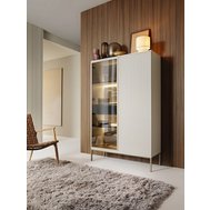 Moderní vitrína s osvětlením Sento - kašmír 05